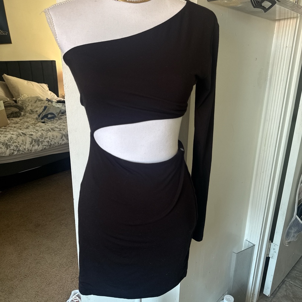Black One-Shoulder Cutout Bodycon Dress